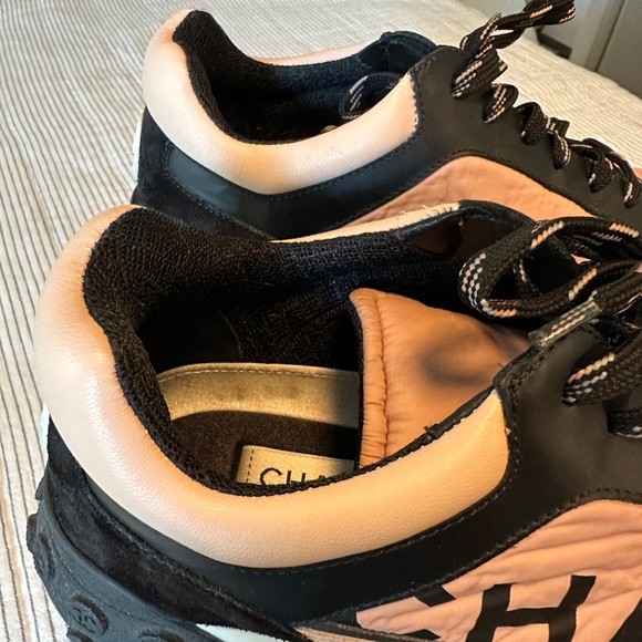 Authentic Chanel sneakers - Picture 15 of 16